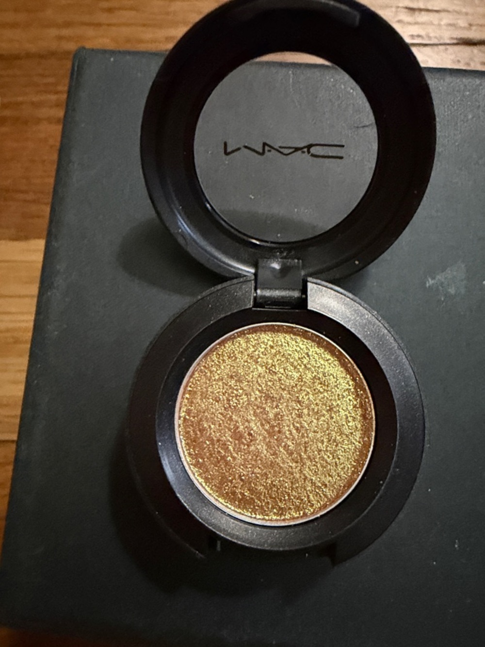 MAC Cosmetics Trio Eyeshadow Set — Coral, Coppering & I Like 2 Watch - Picture 4 of 5